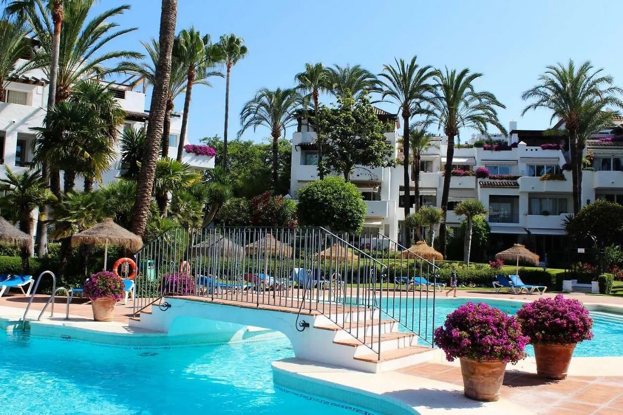 אסטפונה Alcazaba Beach Apartment 3302 0*,