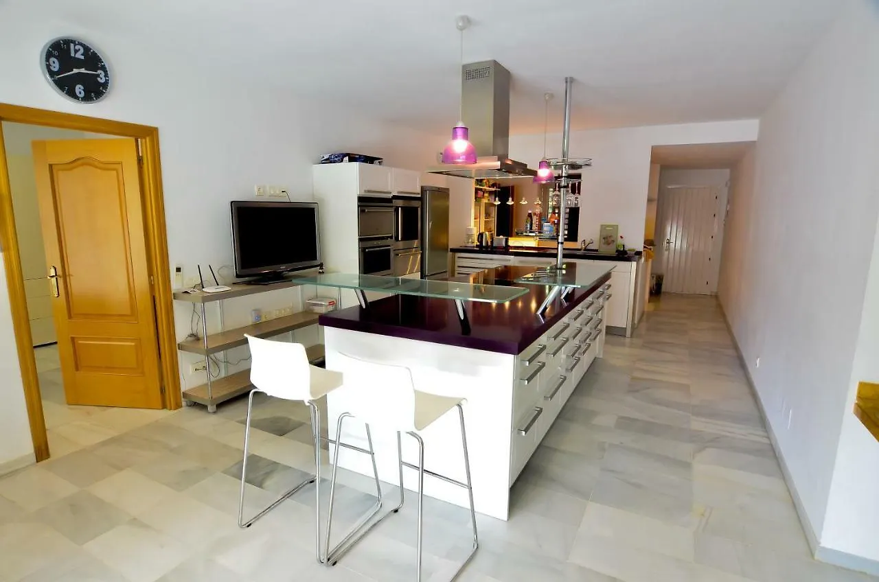 Alcazaba Beach Apartment 3302 Estepona 0*,